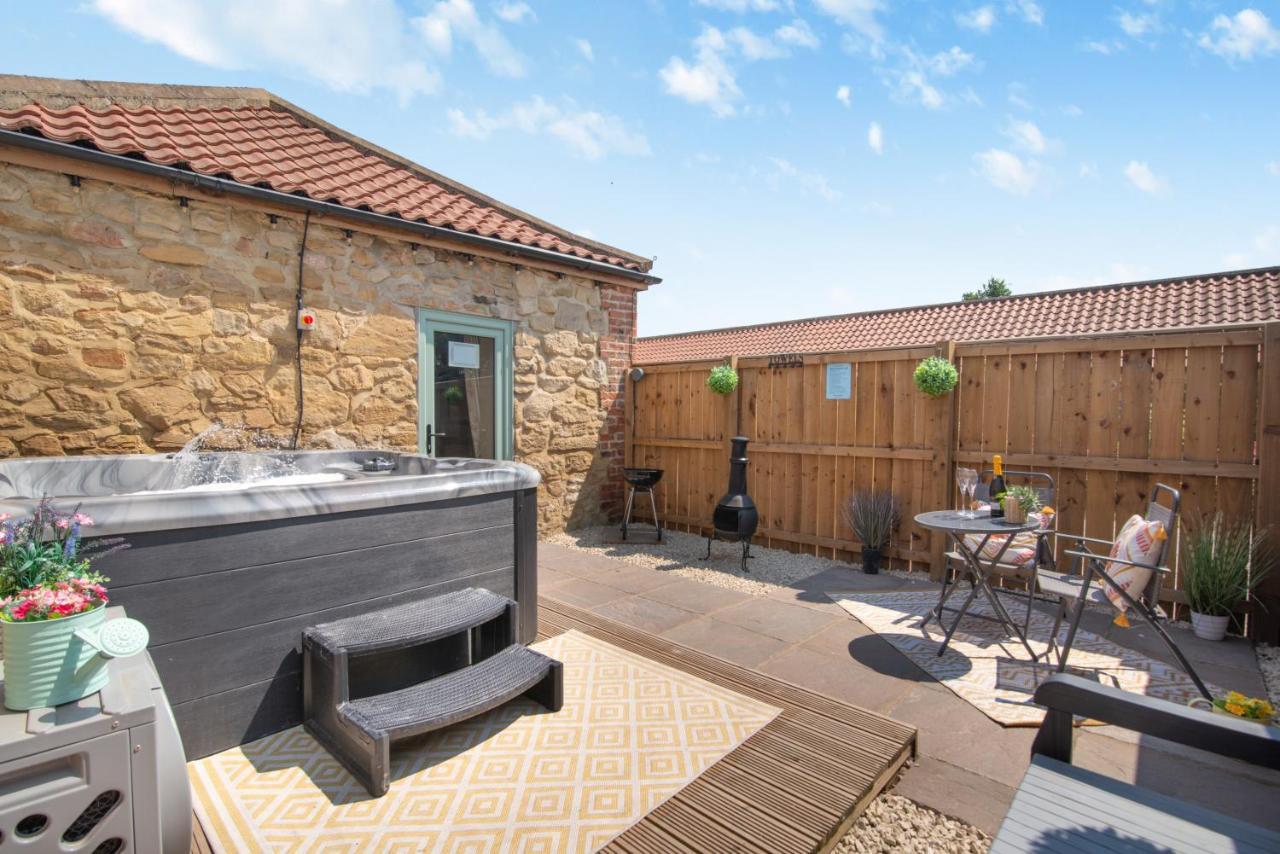Holiday home The Old Moat Barn - With Private Hot Tub *